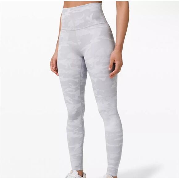Lululemon White Camo‎ Wunder Under Leggings Size 4 - Picture 1 of 8